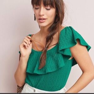 Textured Green Ruffled Women's Top- cropped to hip. Sz small